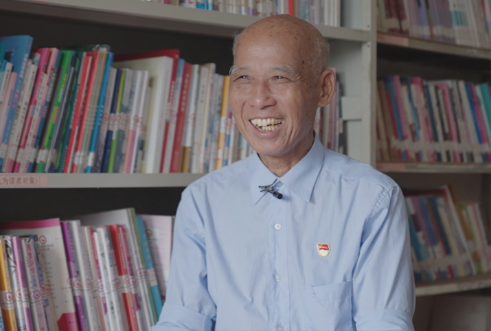 紅旗飄飄576期-覃悅才：八旬老黨員的家鄉情